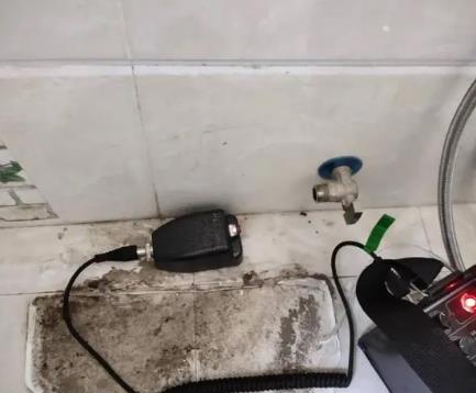 竞秀屋顶漏水维修公司分享下卫生间漏水的危害及解决方法